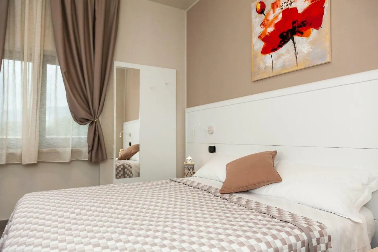 Hotel Riviera HUB Cisano sul Neva Italia