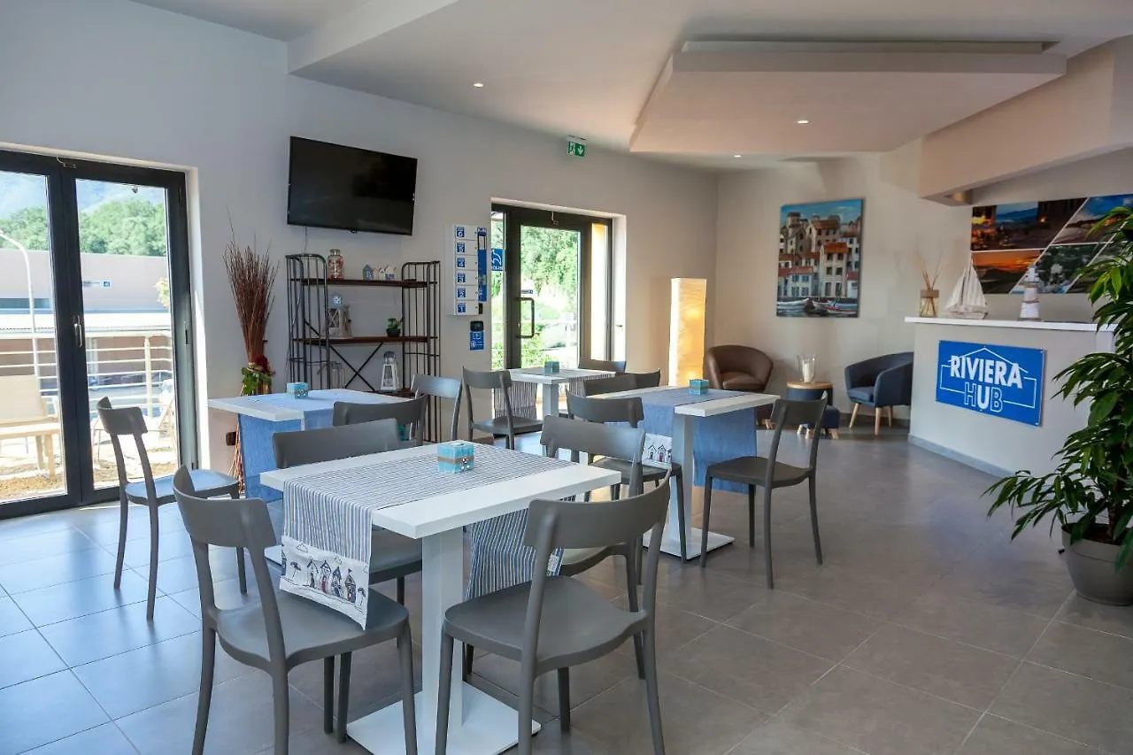 Hotel Riviera HUB Cisano sul Neva Affittacamere